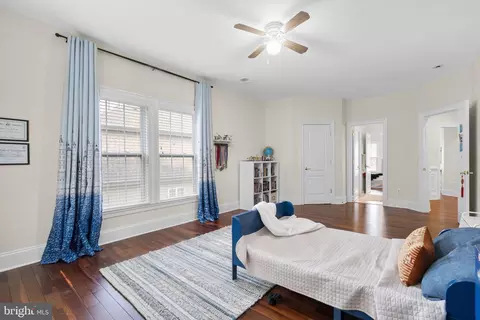 Bedroom - 7532 Red Hill Dr, Springfield, VA 22153 photo 13 of 15