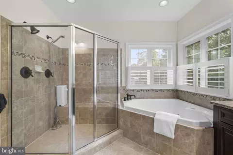 Bath - 7532 Red Hill Dr, Springfield, VA 22153 photo 2 of 3