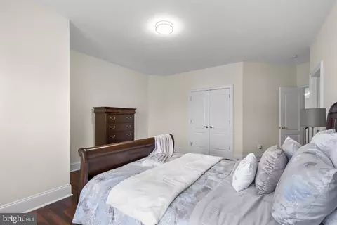 Bedroom - 7532 Red Hill Dr, Springfield, VA 22153 photo 8 of 15