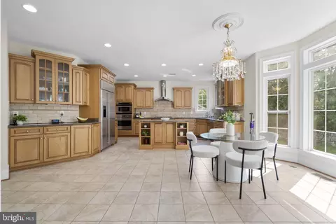 Kitchen - 7532 Red Hill Dr, Springfield, VA 22153 photo 9 of 10