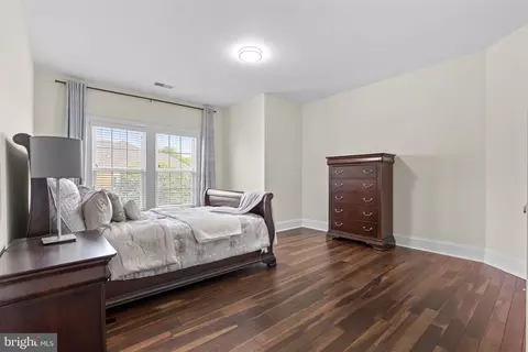 Bedroom - 7532 Red Hill Dr, Springfield, VA 22153 photo 6 of 15