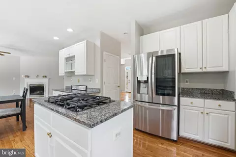 Kitchen - 6355 Willowfield Way, Springfield, VA 22150 photo 2 of 8