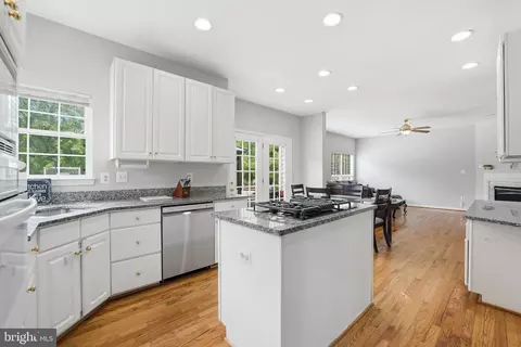 Kitchen - 6355 Willowfield Way, Springfield, VA 22150 photo 3 of 8