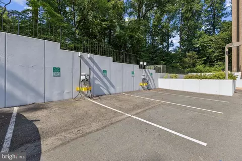 Exterior - 1808 Old Meadow Rd #601, Mclean, VA 22102 photo 5 of 5