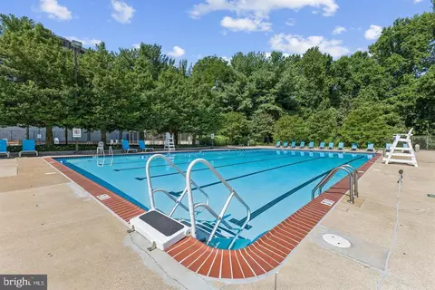 Exterior - 1808 Old Meadow Rd #601, Mclean, VA 22102 photo 4 of 5