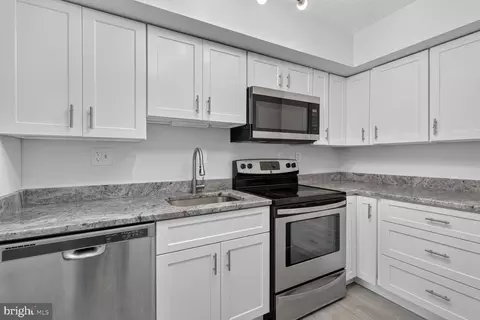 Kitchen - 1808 Old Meadow Rd #601, Mclean, VA 22102 photo 3 of 3