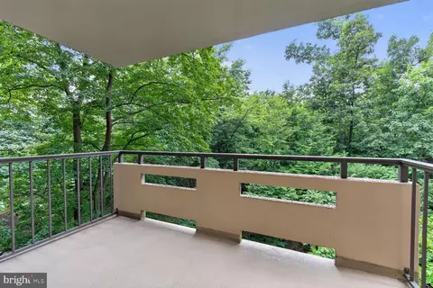 Exterior - 1808 Old Meadow Rd #601, Mclean, VA 22102 photo 2 of 5