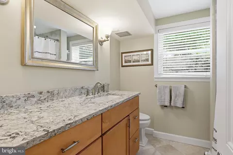 Bath - 1622 Forest Ln, Mclean, VA 22101 photo 2 of 2