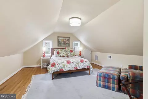 Bedroom - 1622 Forest Ln, Mclean, VA 22101 photo 3 of 5
