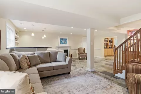 Living - 1622 Forest Ln, Mclean, VA 22101 photo 2 of 2