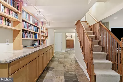 Entry Way - 1622 Forest Ln, Mclean, VA 22101 photo 3 of 3