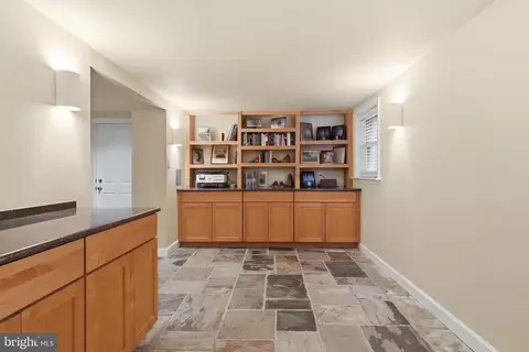 Entry Way - 1622 Forest Ln, Mclean, VA 22101 photo 2 of 3