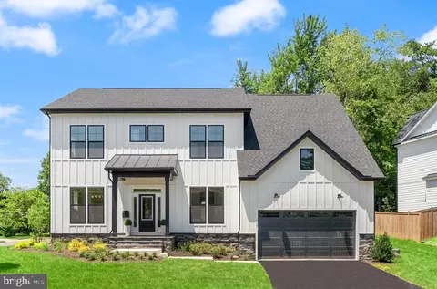619 Truman Cir SW, Vienna, VA 22180