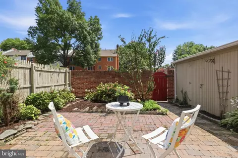 Exterior - 6013 Stoneygate Ct, Springfield, VA 22152 photo 2 of 8