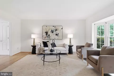 Living - 6013 Stoneygate Ct, Springfield, VA 22152 photo 1 of 3