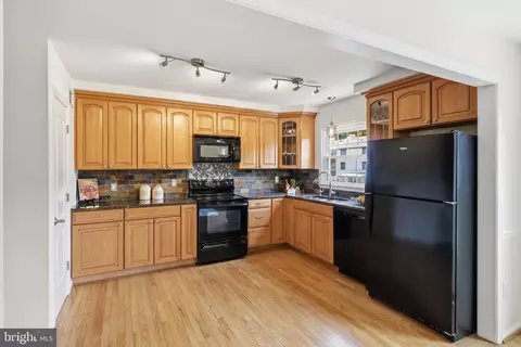 Kitchen - 6013 Stoneygate Ct, Springfield, VA 22152 photo 1 of 3
