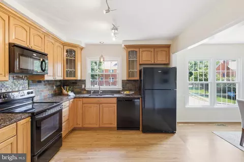 Kitchen - 6013 Stoneygate Ct, Springfield, VA 22152 photo 3 of 3