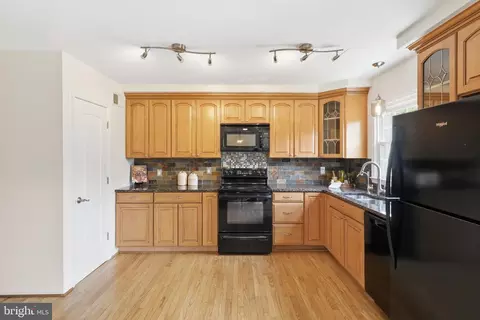 Kitchen - 6013 Stoneygate Ct, Springfield, VA 22152 photo 2 of 3