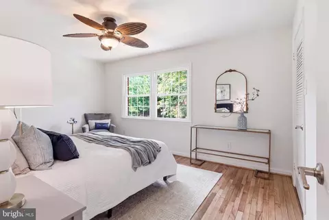 Bedroom - 6013 Stoneygate Ct, Springfield, VA 22152 photo 2 of 5