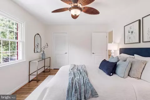 Bedroom - 6013 Stoneygate Ct, Springfield, VA 22152 photo 3 of 5