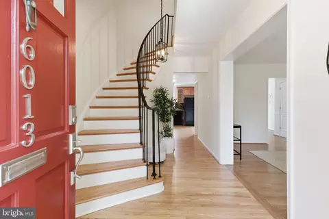 Entry Way - 6013 Stoneygate Ct, Springfield, VA 22152 photo 1 of 4