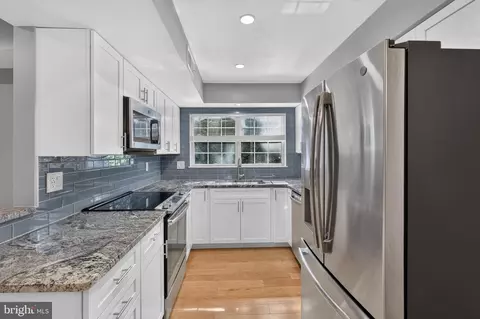7742 New Providence Dr #108, Falls Church, VA 22042