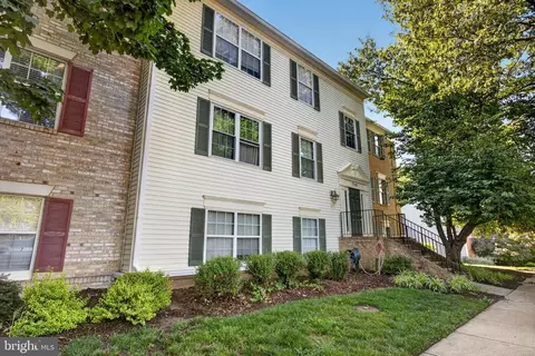 7742 New Providence Dr #108, Falls Church, VA 22042