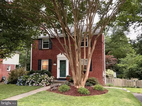 6107 Brook Dr, Falls Church, VA 22044