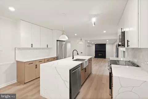 Kitchen - 6390 Phillip Ct, Springfield, VA 22152 photo 3 of 10