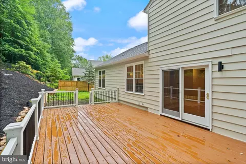 Exterior - 6390 Phillip Ct, Springfield, VA 22152 photo 7 of 9
