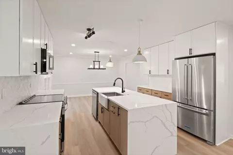 Kitchen - 6390 Phillip Ct, Springfield, VA 22152 photo 6 of 10