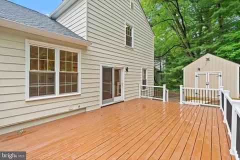 Exterior - 6390 Phillip Ct, Springfield, VA 22152 photo 8 of 9