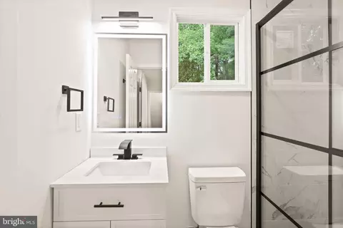 Bath - 6390 Phillip Ct, Springfield, VA 22152 photo 1 of 9
