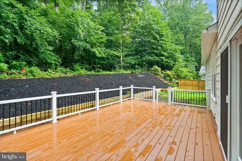 Exterior - 6390 Phillip Ct, Springfield, VA 22152 photo 6 of 9