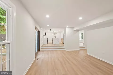 Living - 6390 Phillip Ct, Springfield, VA 22152 photo 7 of 7