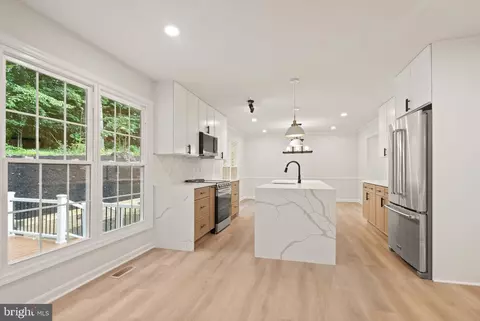 Kitchen - 6390 Phillip Ct, Springfield, VA 22152 photo 10 of 10