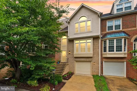 3855 Inverness Rd, Fairfax, VA 22033