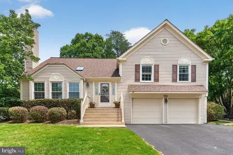 Exterior - 7801 Cherry Orchard Ct, Springfield, VA 22153 photo 5 of 6