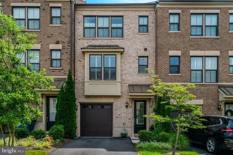 3683 Ambrose Hills Rd, Falls Church, VA 22041