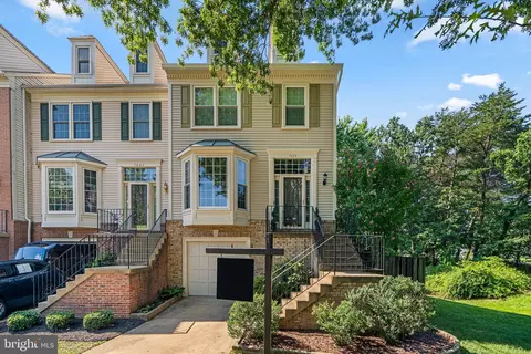 7049 Kings Manor Dr, Alexandria, VA 22315