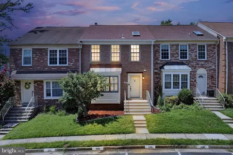 3952 Rosebay Ct, Fairfax, VA 22033