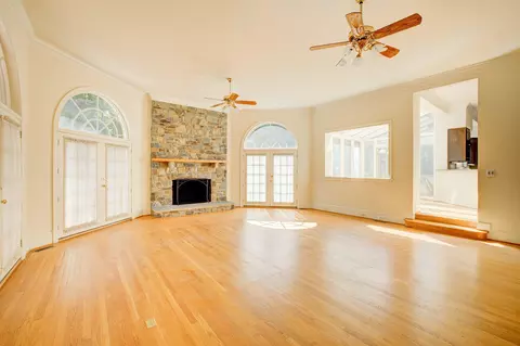 Living - 731 Utterback Store Rd, Great Falls, VA 22066 photo 1 of 4