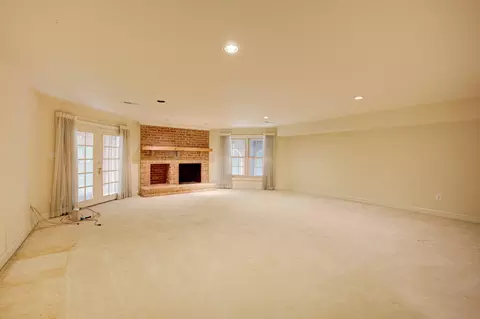 Living - 731 Utterback Store Rd, Great Falls, VA 22066 photo 4 of 4