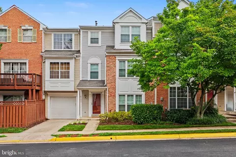 4303 Chariot Ct #118, Fairfax, VA 22030