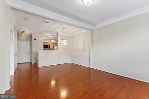 Living - 1530 Spring Gate Dr #9312, Mclean, VA 22102 photo 3 of 5