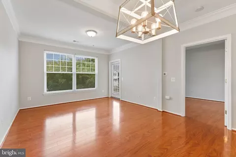 Living - 1530 Spring Gate Dr #9312, Mclean, VA 22102 photo 1 of 5