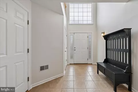 Entry Way - 8429 Carmela Cir, Springfield, VA 22153 photo 2 of 5
