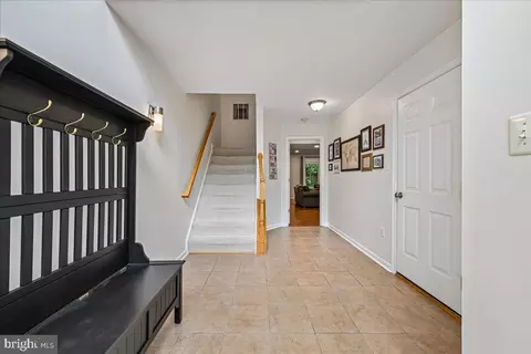 Entry Way - 8429 Carmela Cir, Springfield, VA 22153 photo 3 of 5