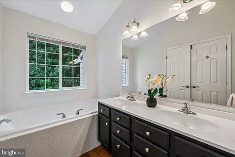 Bath - 8429 Carmela Cir, Springfield, VA 22153 photo 2 of 5