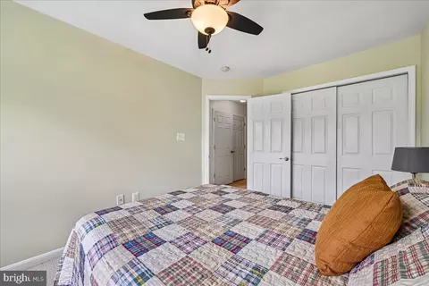 Bedroom - 8429 Carmela Cir, Springfield, VA 22153 photo 6 of 9